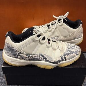 Air Jordan 11 Retro Low LE Light Bone, 13, Snakeskin
